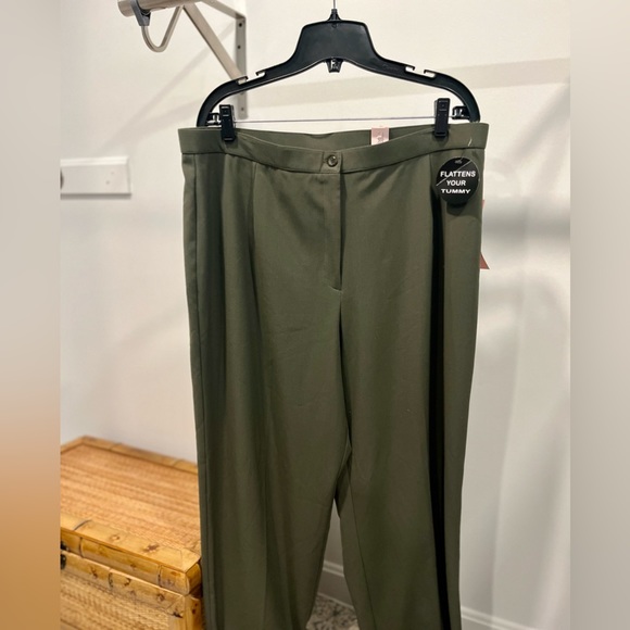 Dress Barn Pants - NWT Dressbarn Green Dress Pants 18W